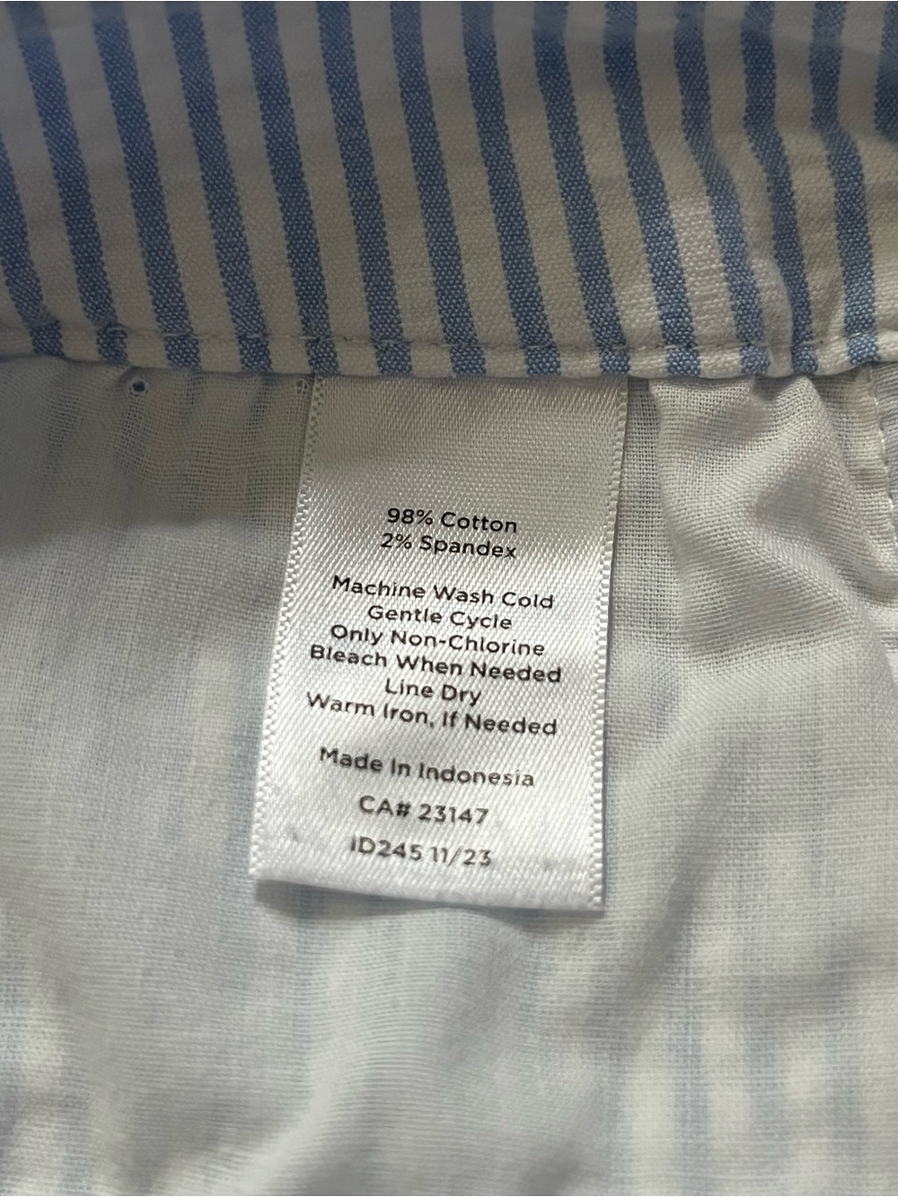 Talbots Light Blue and White Seersucker Crop Pants Size 12 - Picture 5 of 6
